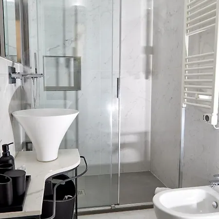 Daire O' Murzillo - Exclusive In Piazzetta! *